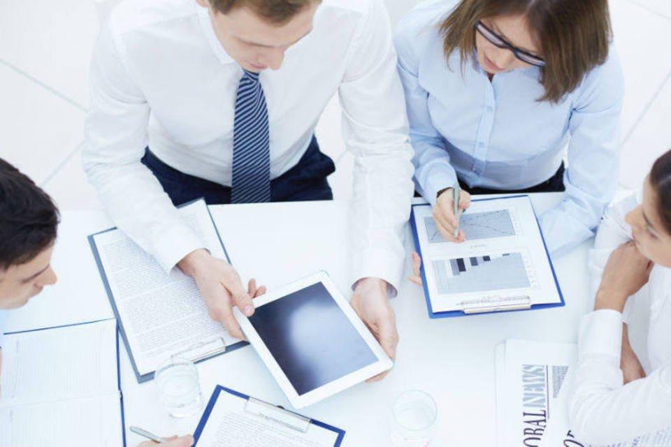 Como a inteligência artificial pode impulsionar vendas antes, durante e após reuniões