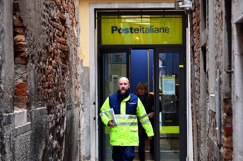 Poste Italiane investe 10,8 bilhões de euros na TIM e