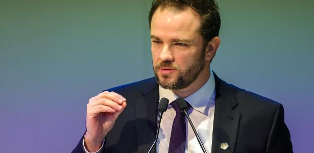Dario Durigan responsabiliza gestão anterior por crise no Banco Master e cobra rigor regulatório