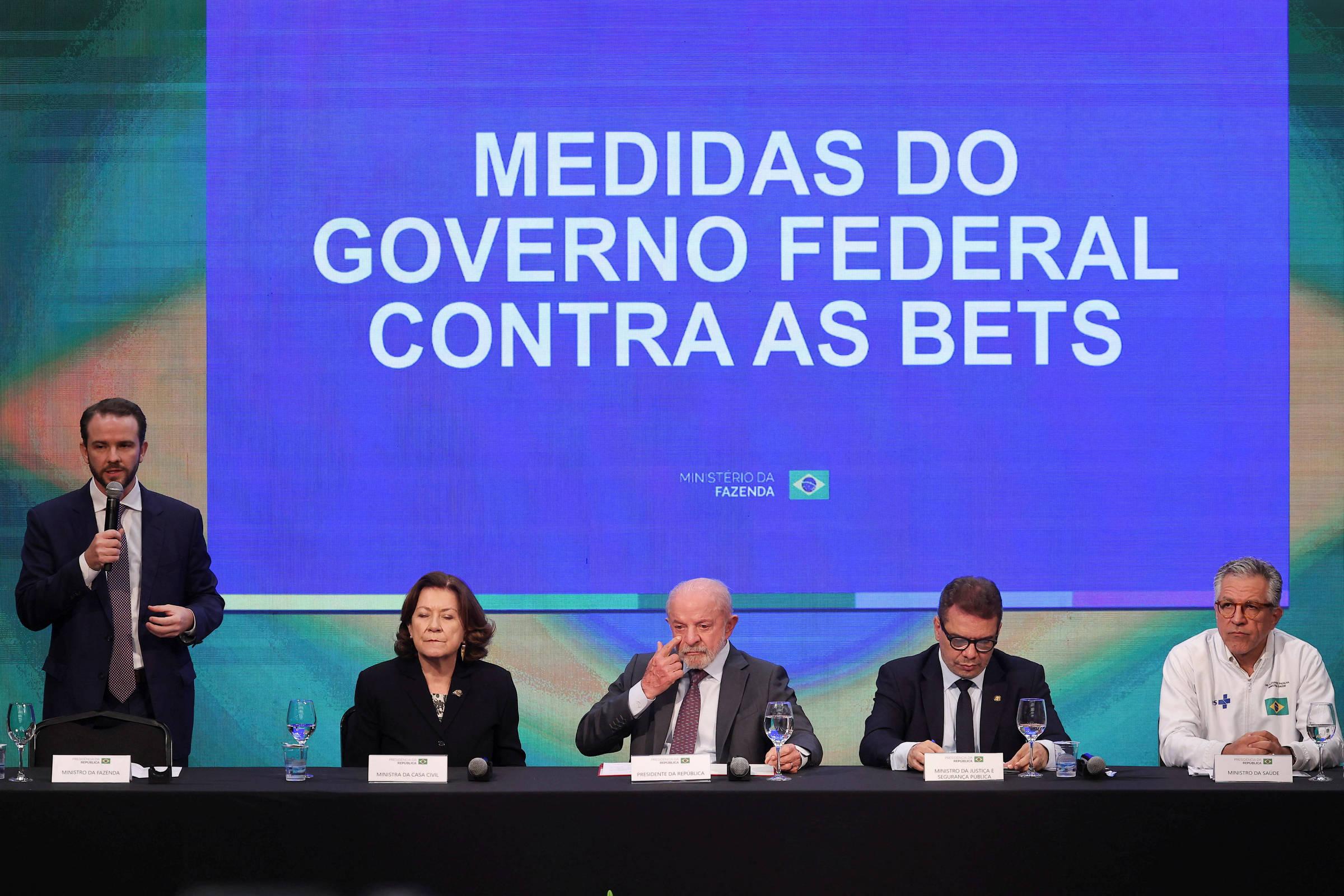 Governo remove 506 sites de apostas e convoca grandes