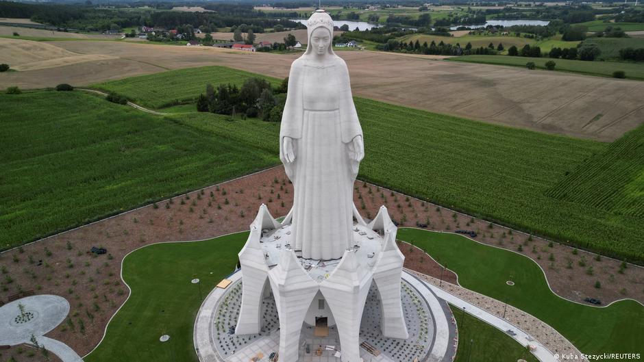 Polônia inaugura maior estátua da Virgem Maria da Europa para impulsionar turismo local