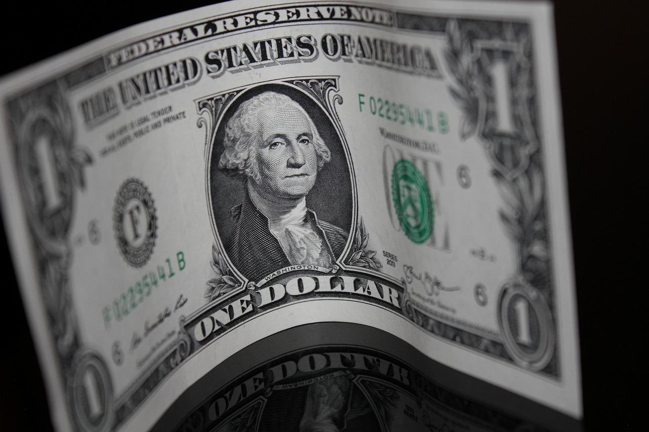 Dólar sobe para R$ 5,22, maior alta desde março de 2026