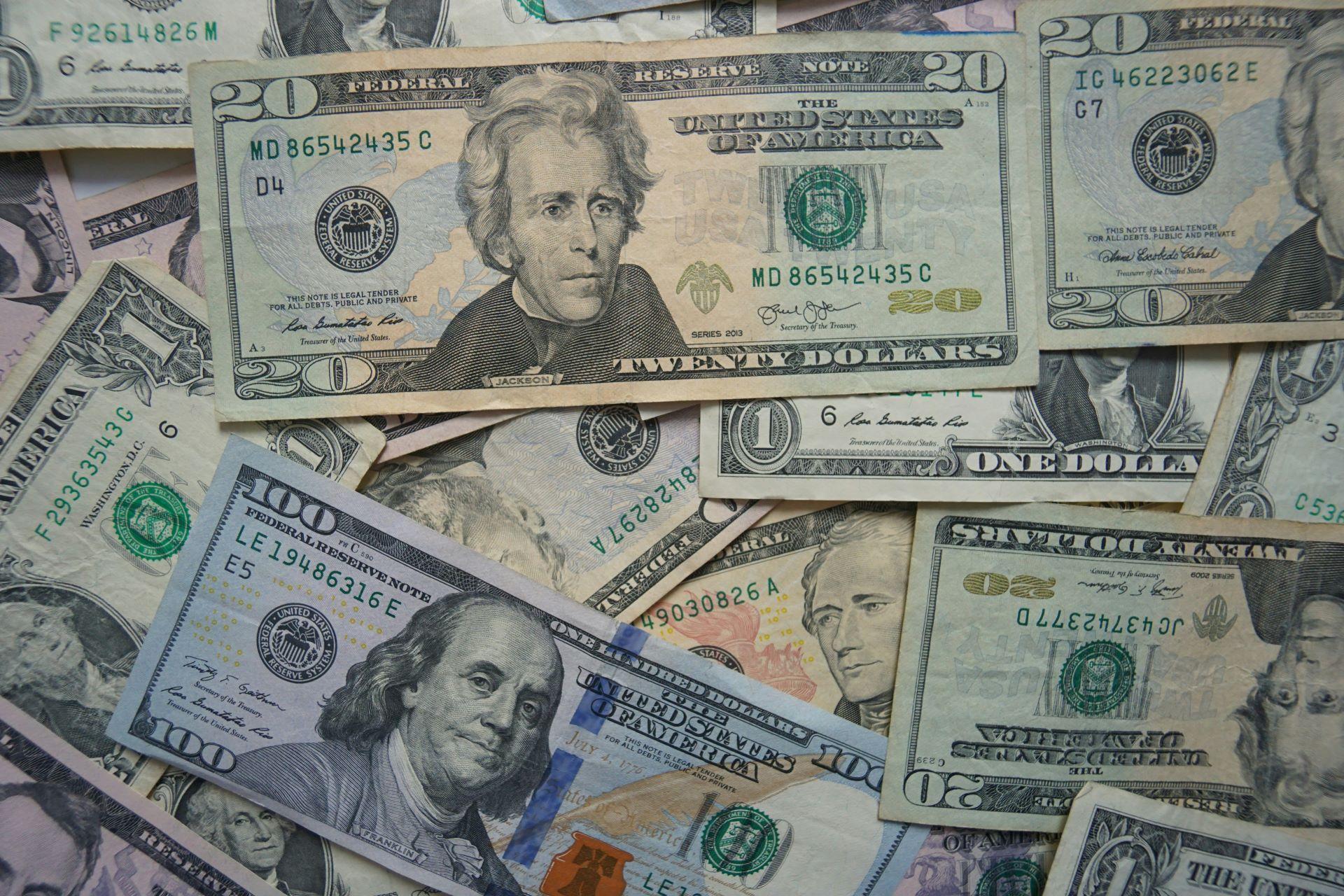 Dólar fecha em queda de 0,41% a R$ 5,08 após dados do emprego nos EUA