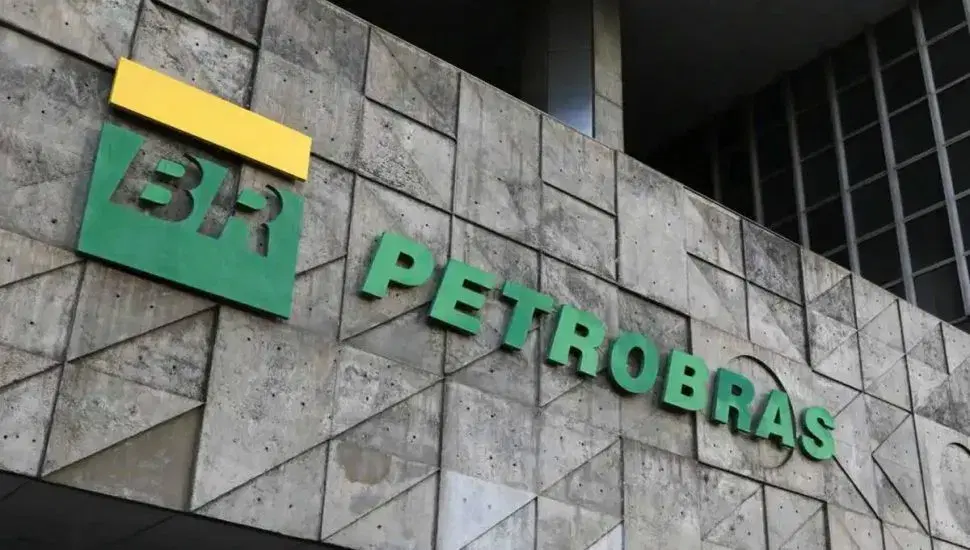 Petrobras anuncia descoberta de petróleo em águas profundas do Amapá