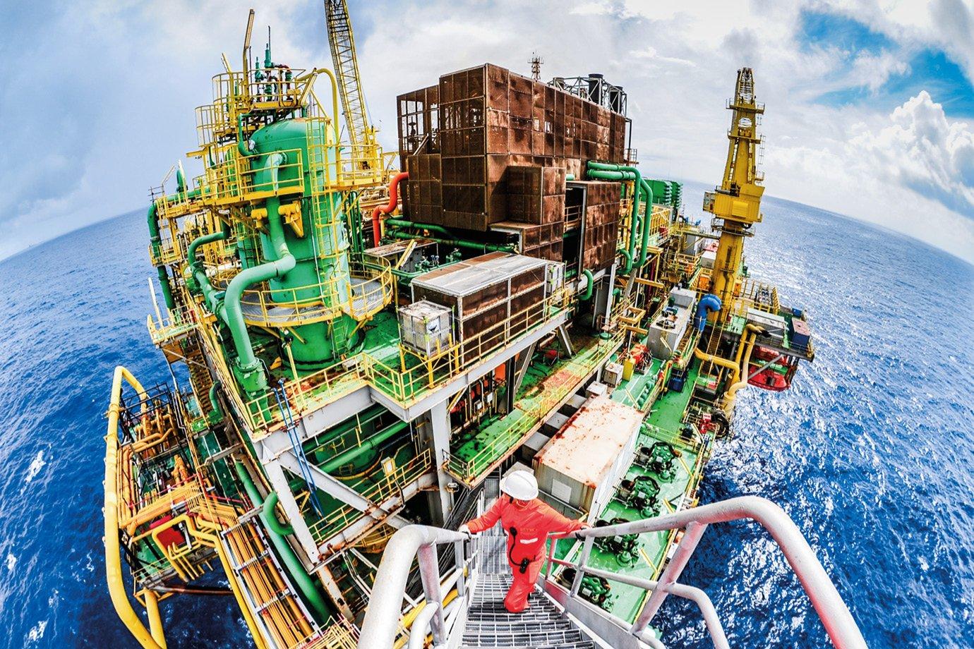 Lucro bilionário da Petrobras injeta R$ 93,6 bi no governo, mas não reverte déficit fiscal