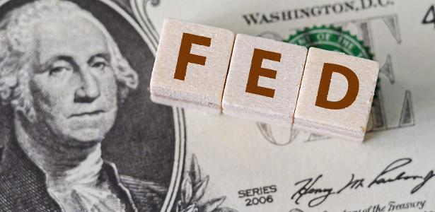 Dólar sobe a R$ 5,196 e Ibovespa registra leve alta