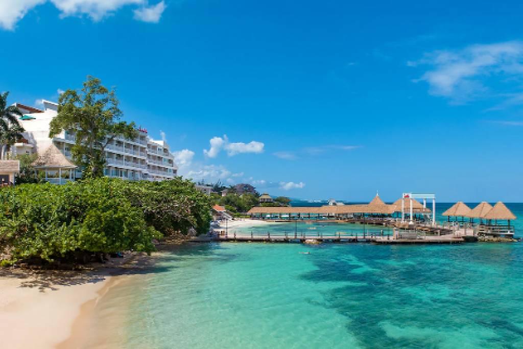 Royal Caribbean avança em resorts e compra 50% da Sandals