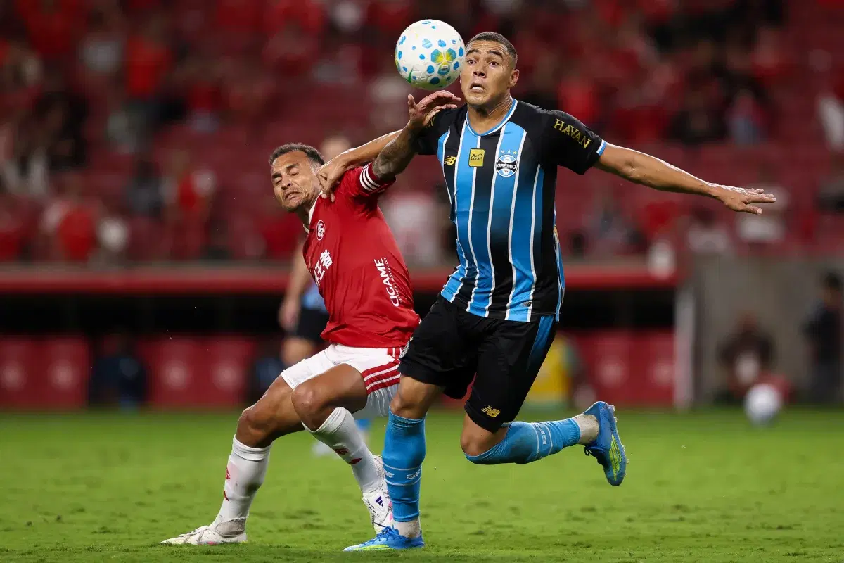 Grêmio e Internacional enfrentam pressão na 22ª rodada do Brasileirão