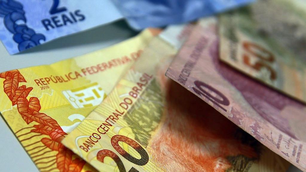 Procura por empréstimos cresce 16,5% e preocupa famílias de baixa renda
