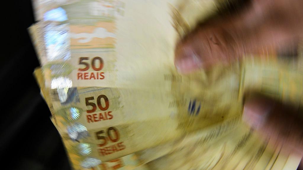 Banco Central mantém Selic em 14% e reforça incerteza para novos cortes de juros